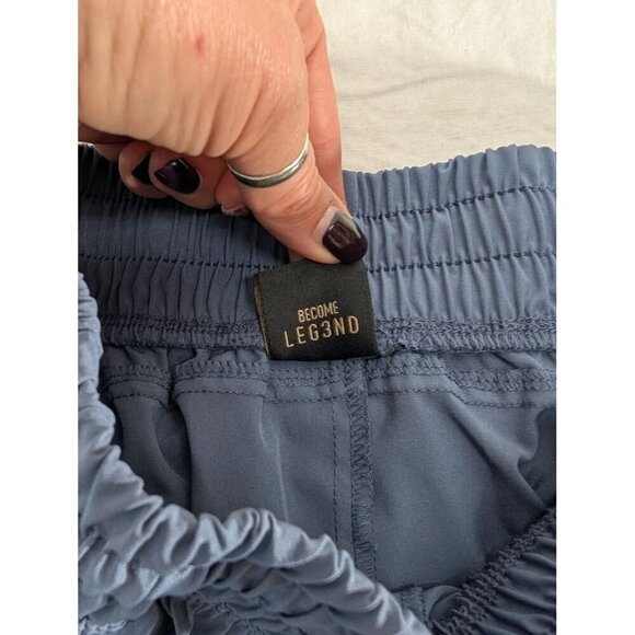 Legend Discovery women's size medium blue gray gym shorts, 4" inseam L9 - Picture 5 of 9